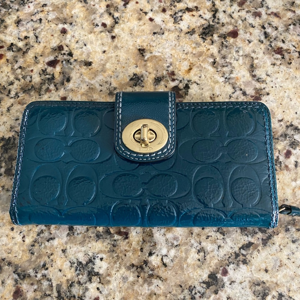 COACH green patent wallet w/ gold accents.